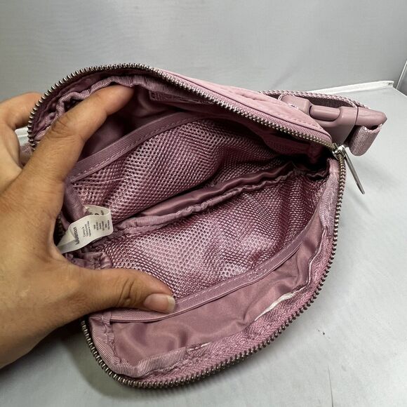 Lululemon Everywhere Belt Bag in Pink Taupe Flaw - Picture 5 of 6